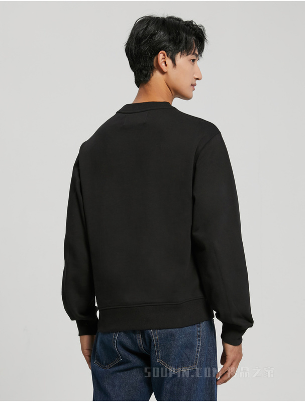 Calvin Klein 23春季新款男士休闲撞色交叠LOGO纯棉圆领卫衣J323376