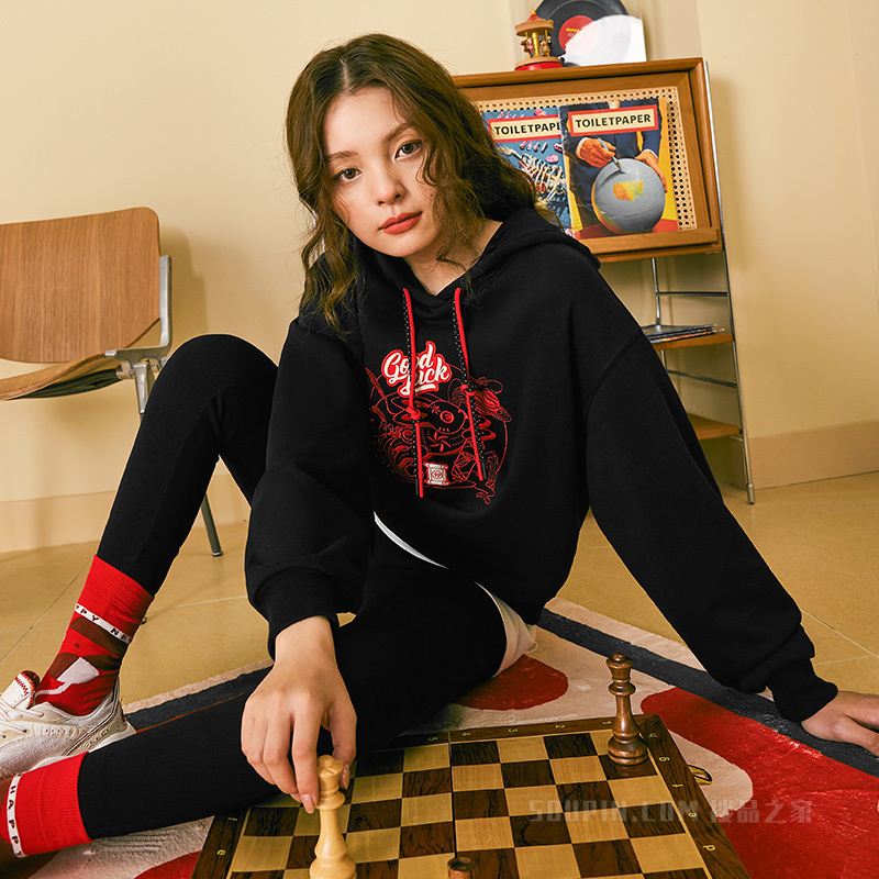 安踏新年系列好事发生女连帽卫衣