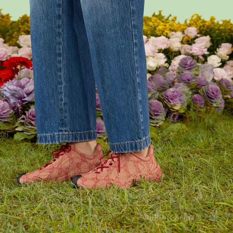 中国新年系列Gucci Run女士运动鞋 米色和芙蓉红皮革