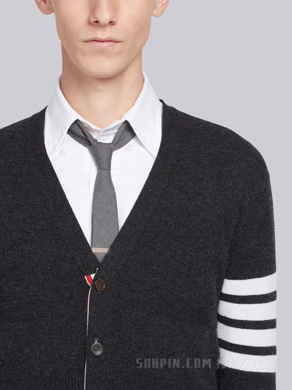 四条纹羊绒短 V 领开衫