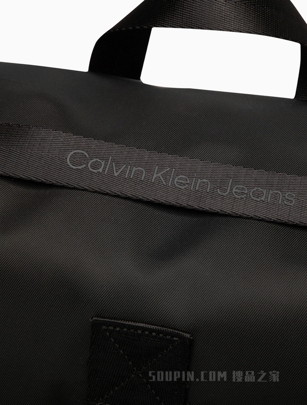 Calvin Klein 23春季新款男士插扣翻盖抽绳口大容量旅行双肩包HH3725