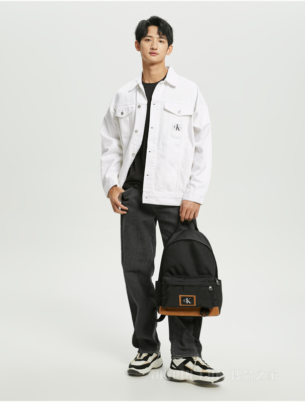 Calvin Klein 23春季男士宽松翻领棉质LOGO贴片纯白牛仔外套J320546