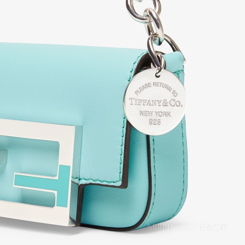 Nano Baguette手袋吊饰 Tiffany & Co. X Fendi Tiffany blue™皮革吊饰