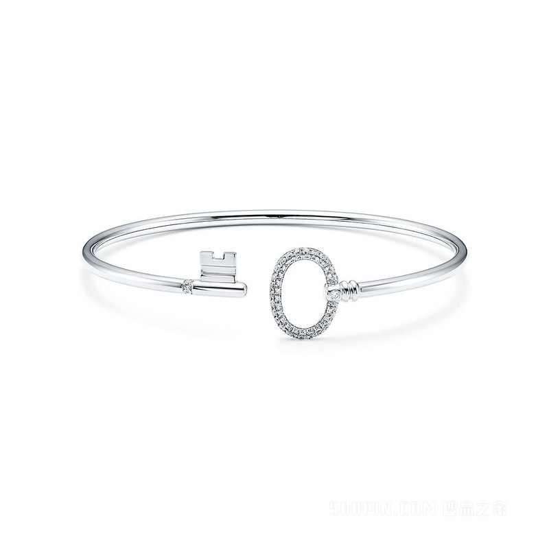 Tiffany Keys 系列 18K 白金镶钻中号椭圆形线圈手镯。