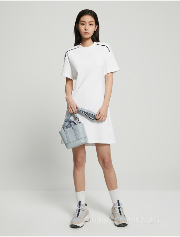 Calvin Klein 23春季新款时尚可拆卸LOGO肩带手提斜挎迷你托特包DH3356