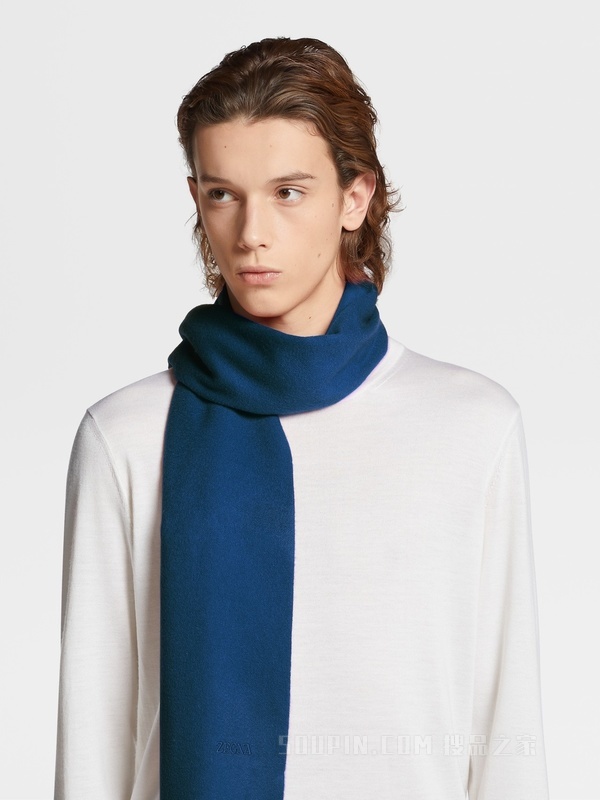 蓝色山羊绒围巾