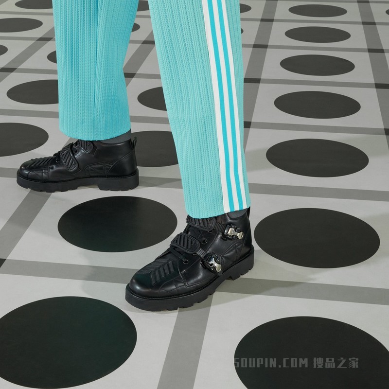 男士搭扣靴 黑色皮革