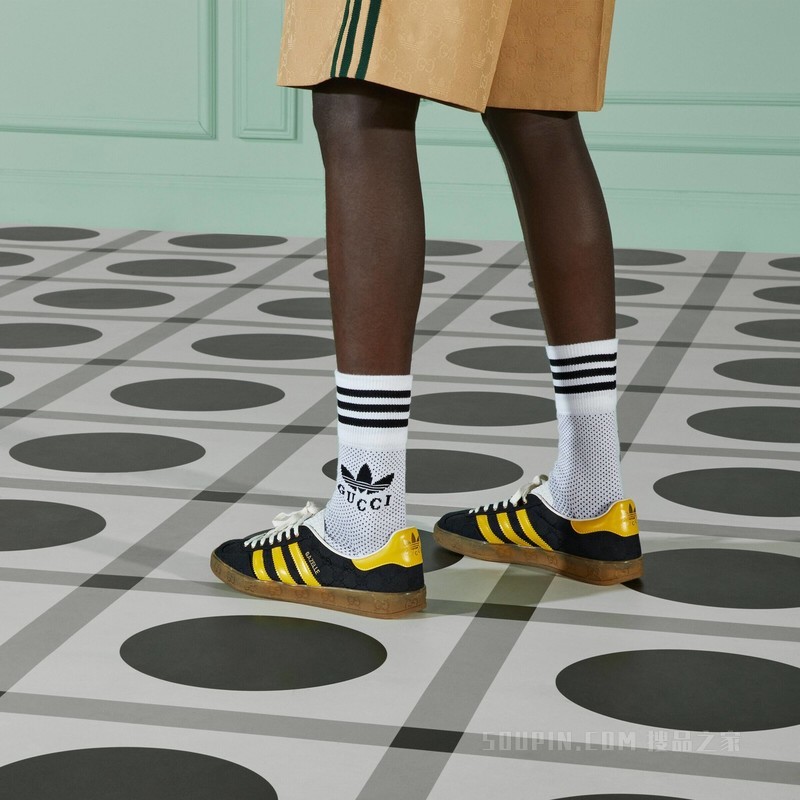 adidas x Gucci联名系列针织中筒袜 象牙白色和黑色