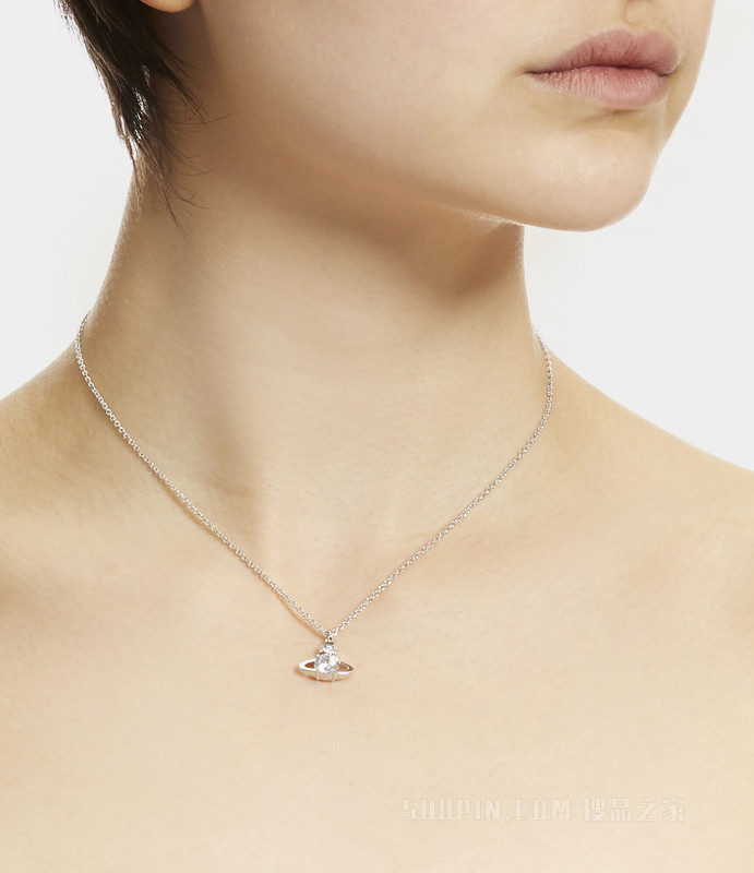 Reina Pendant