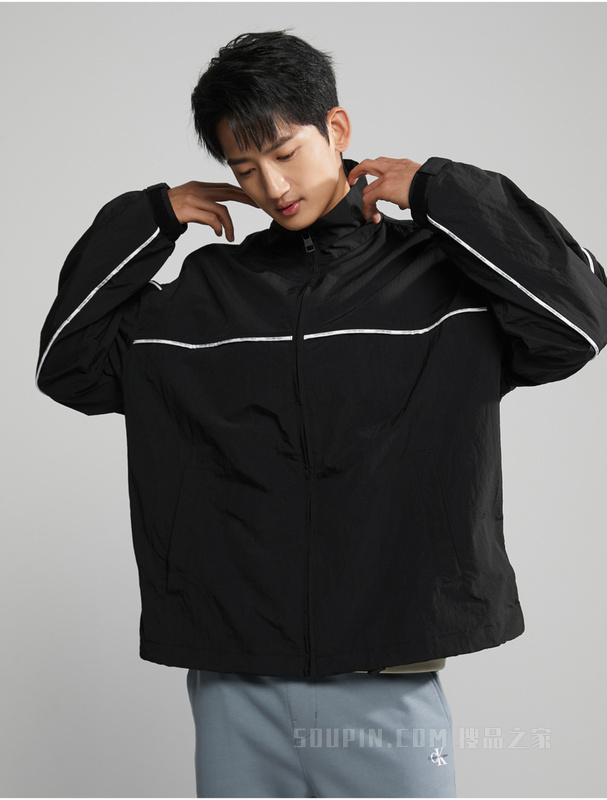 Calvin Klein 23春季新款男士简约撞色LOGO织带休闲立领单夹克J323210