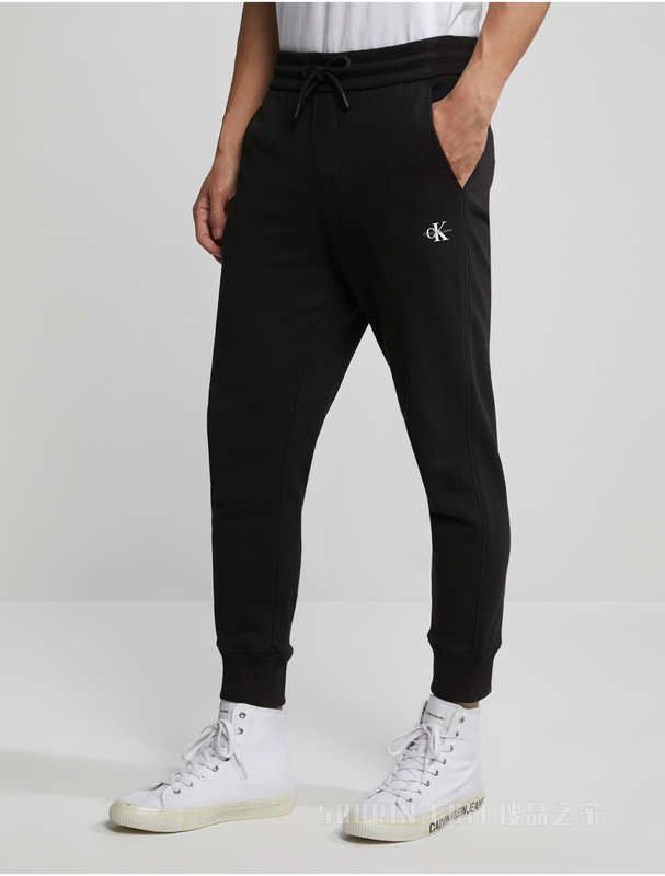 Calvin Klein 23春季男士简约印花LOGO抽绳束脚纯棉休闲卫裤J323310