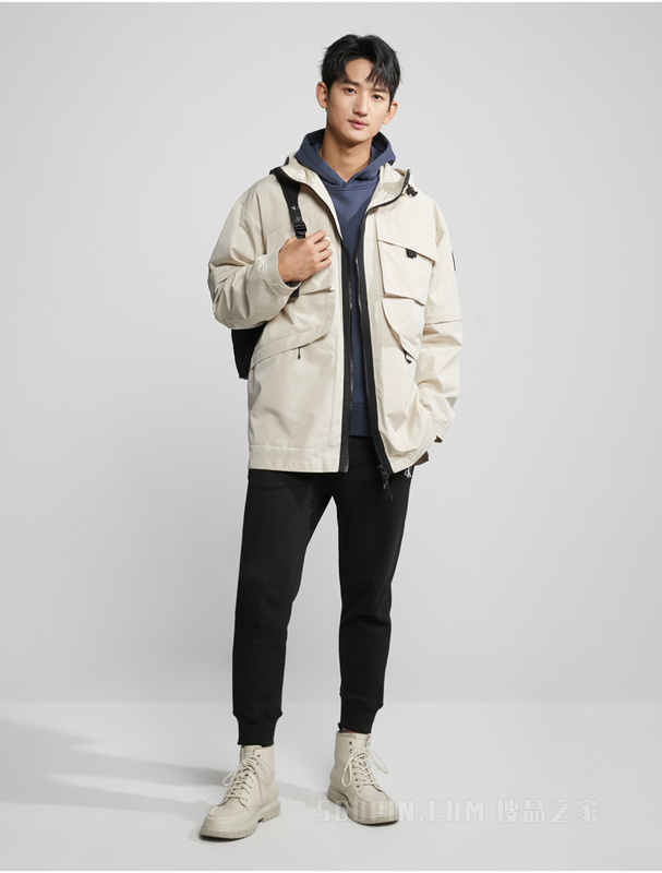 Calvin Klein 23春季男士简约印花LOGO抽绳束脚纯棉休闲卫裤J323310