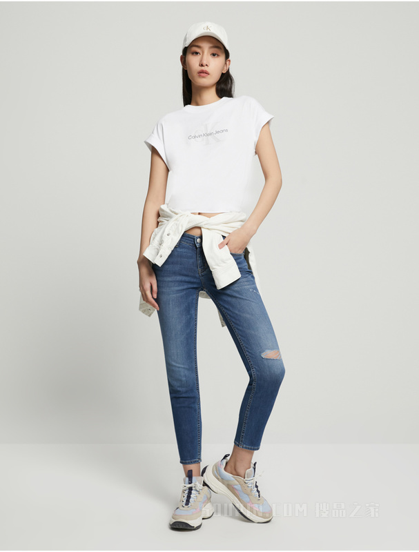 Calvin Klein 23春季新款女士时尚层叠LOGO透气圆领短袖T恤J221213