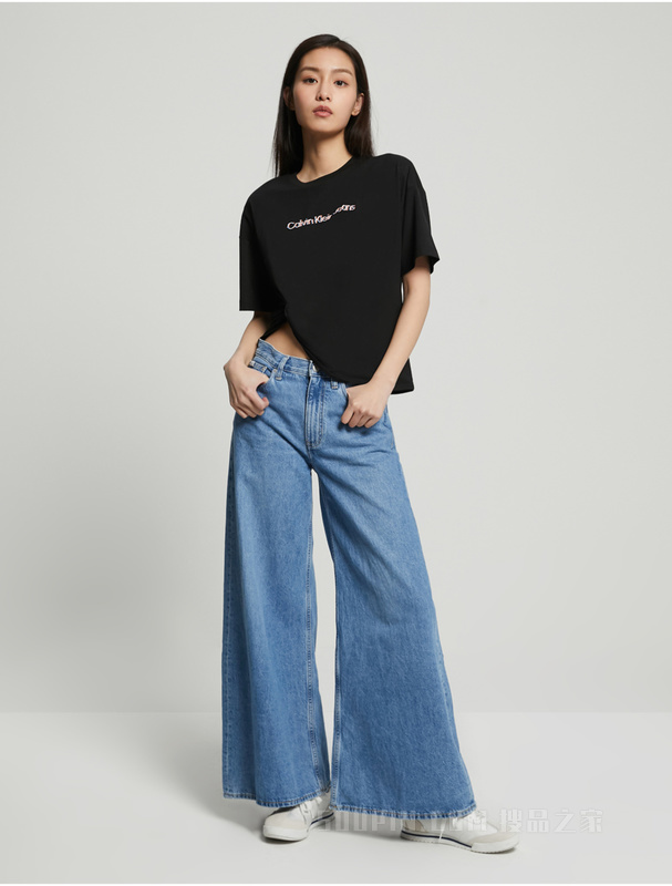 Calvin Klein 23春季新款女士时尚打褶重影LOGO印花圆领短袖T恤J221109