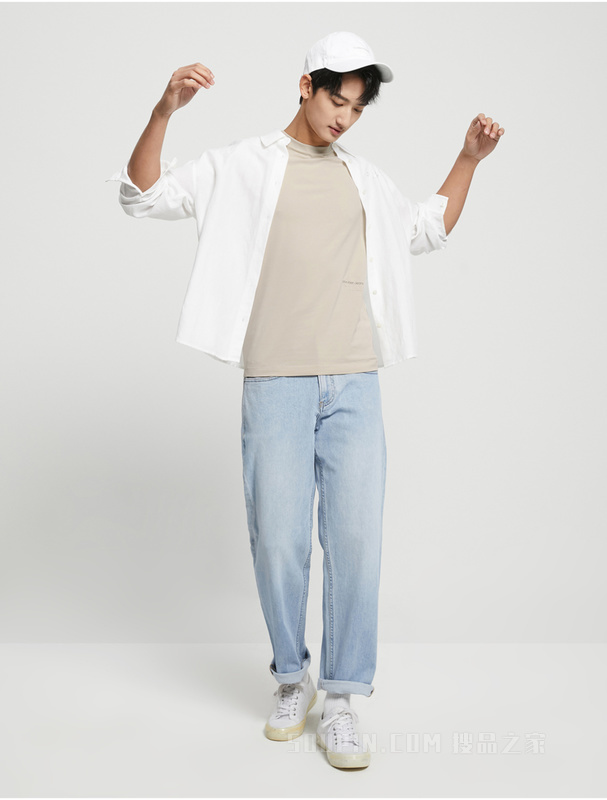 Calvin Klein 23春季新款男士经典交叠LOGO透气圆领修身短袖T恤J324127