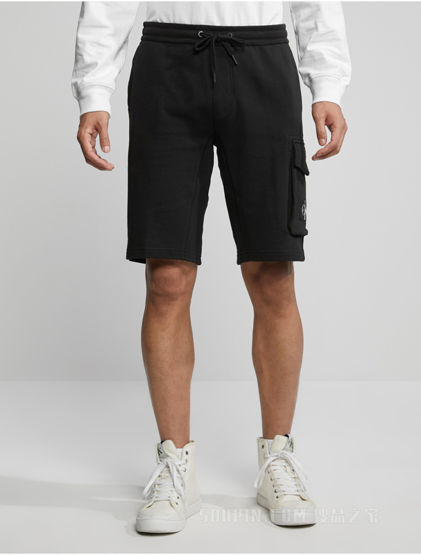 Calvin Klein 23春季新款男士简约LOGO布标抽绳腰纯棉休闲短裤J323536