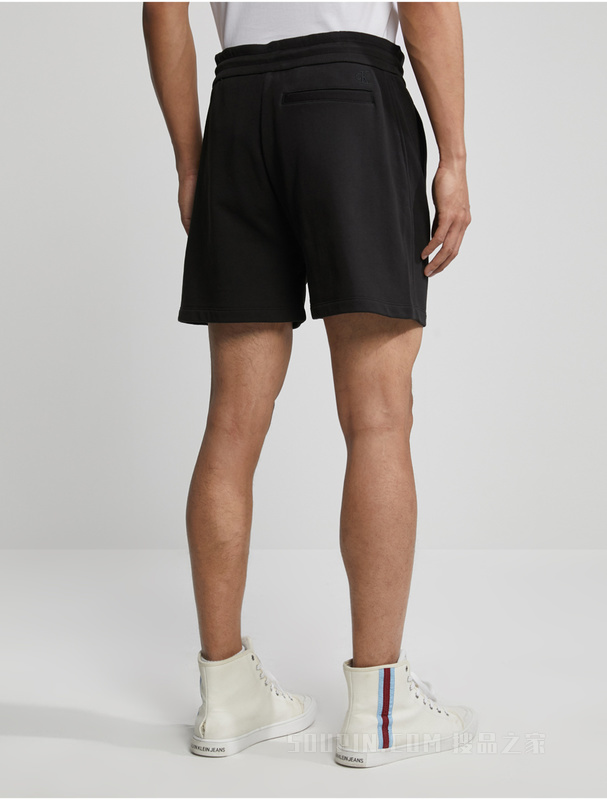 Calvin Klein 23春季新款男士时尚简约LOGO抽绳腰纯棉休闲短裤J323391