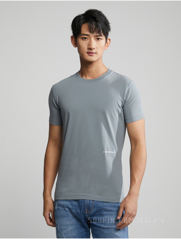 Calvin Klein 23春季新款男士经典交叠LOGO透气圆领修身短袖T恤J324127