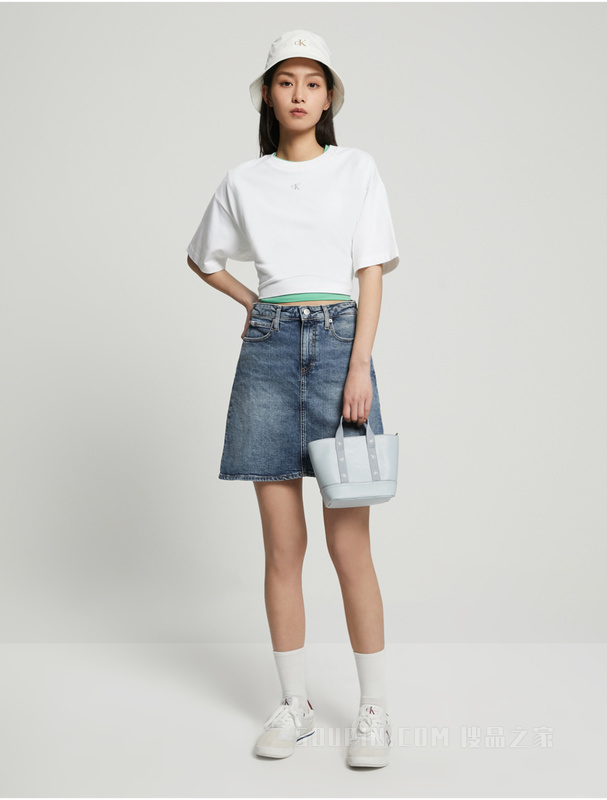 Calvin Klein 23春季新款女士时尚重影LOGO重磅纯棉圆领短袖T恤J221110