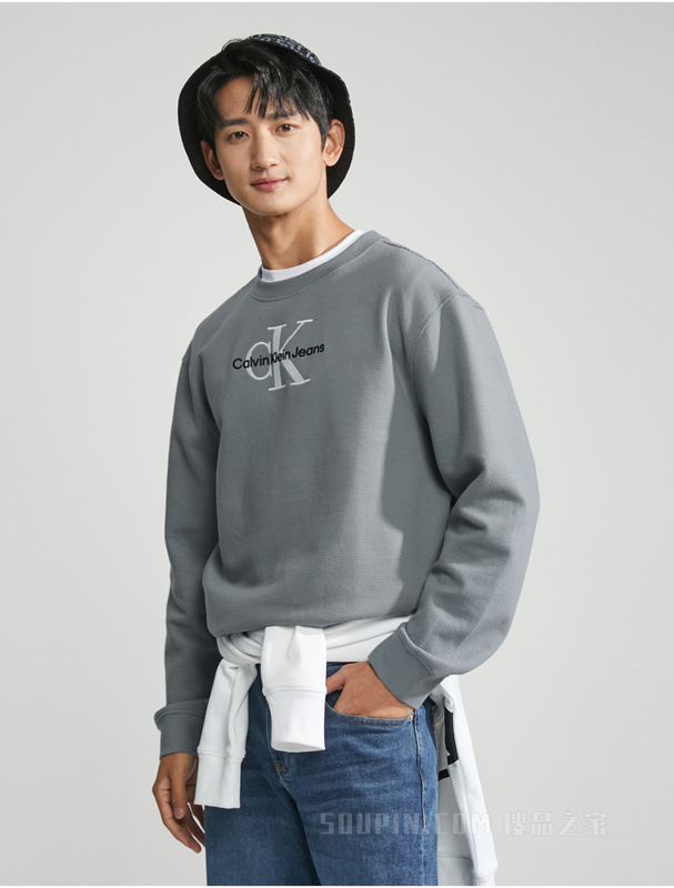 Calvin Klein 23春季新款男士时尚重叠字母刺绣纯棉宽松卫衣J323160