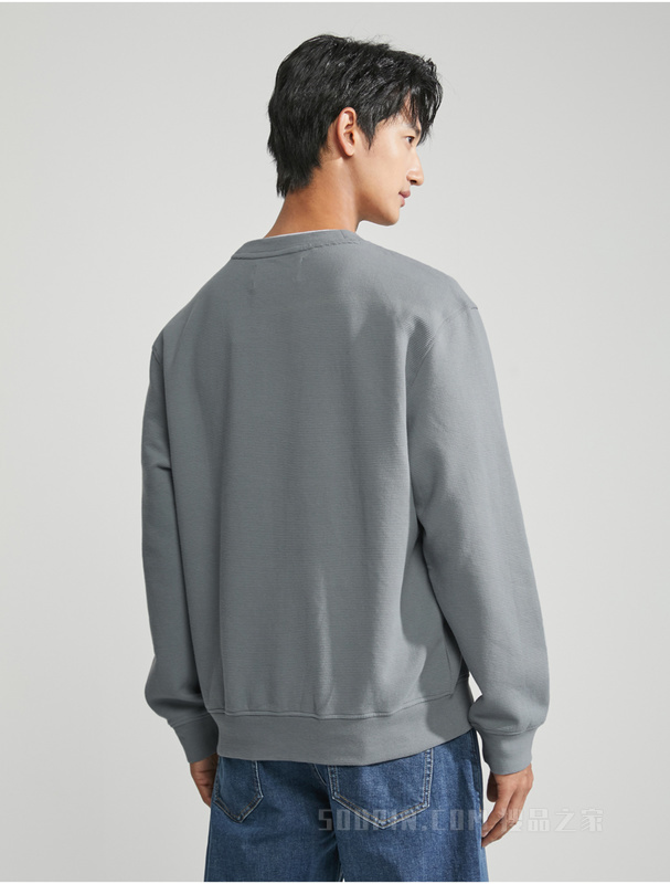 Calvin Klein 23春季新款男士时尚重叠字母刺绣纯棉宽松卫衣J323160