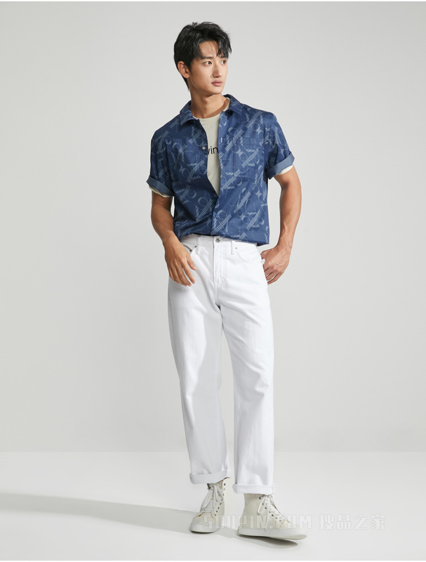 Calvin Klein 23春季新款男士时尚字母满印纯棉宽松短袖衬衫J322668