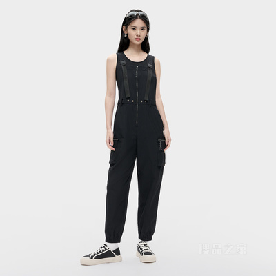 女子潮流时尚基础背带裤