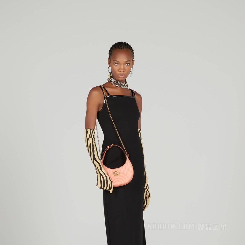 GG Marmont系列绗缝迷你手袋 蜜桃色皮革