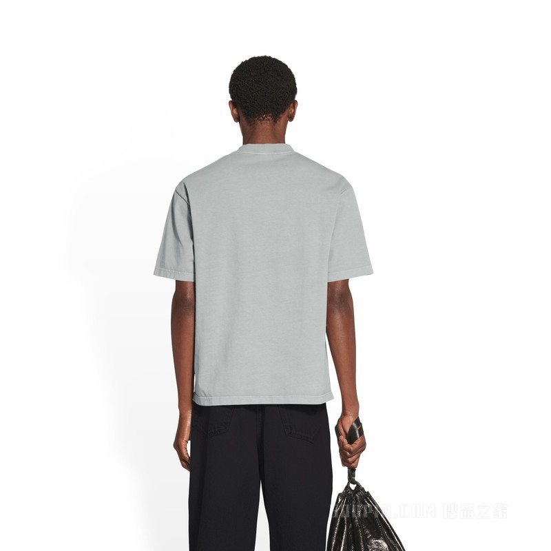 BB CORP中等剪裁T恤