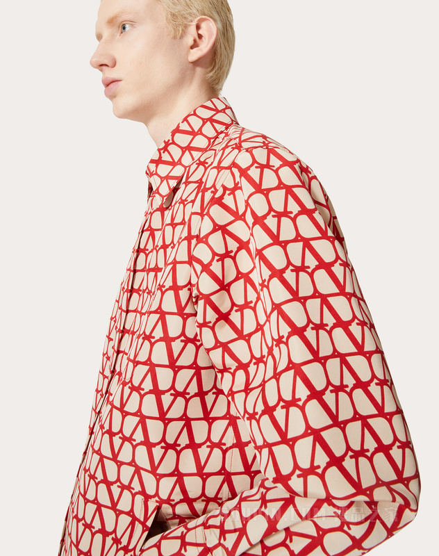 V标志印花罗缎超大廓形衬衫