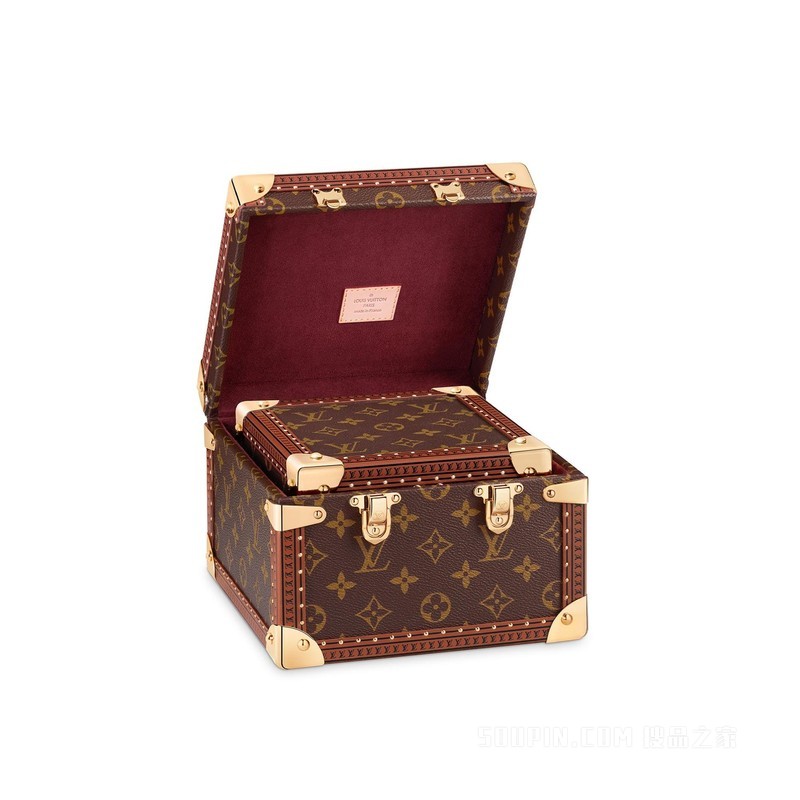 Pyramid Trunk