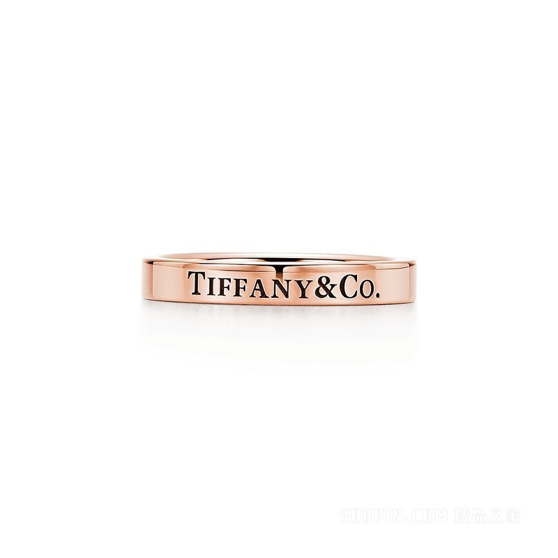 Tiffany & Co.® 系列 18K 玫瑰金戒指，宽 3 毫米。