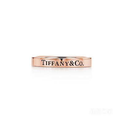 Tiffany & Co.® 系列 18K 玫瑰金戒指，宽 3 毫米。