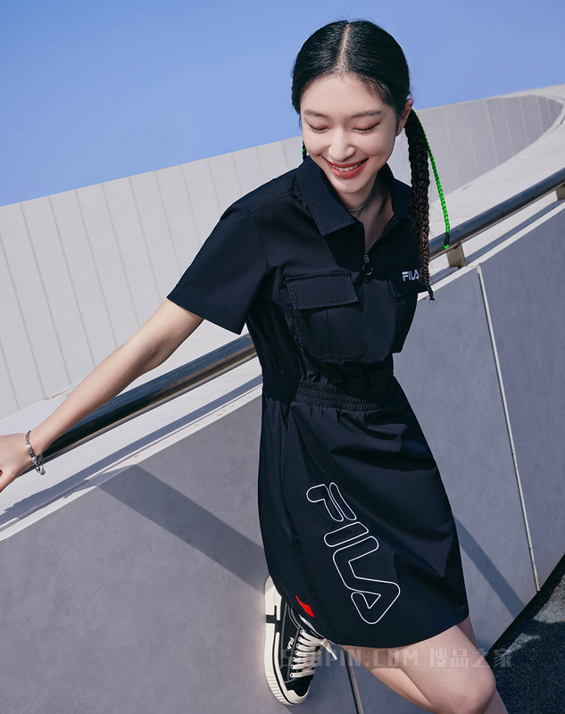 女子时尚休闲连衣裙