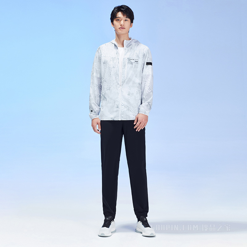 安踏综训系列元能开练冰肤科技男子梭织薄外套防晒服