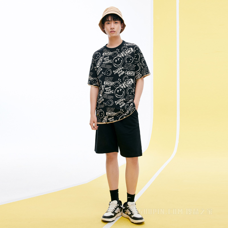 SmileyWorld x 安踏跨界联名系列男女同款短袖针织T恤衫