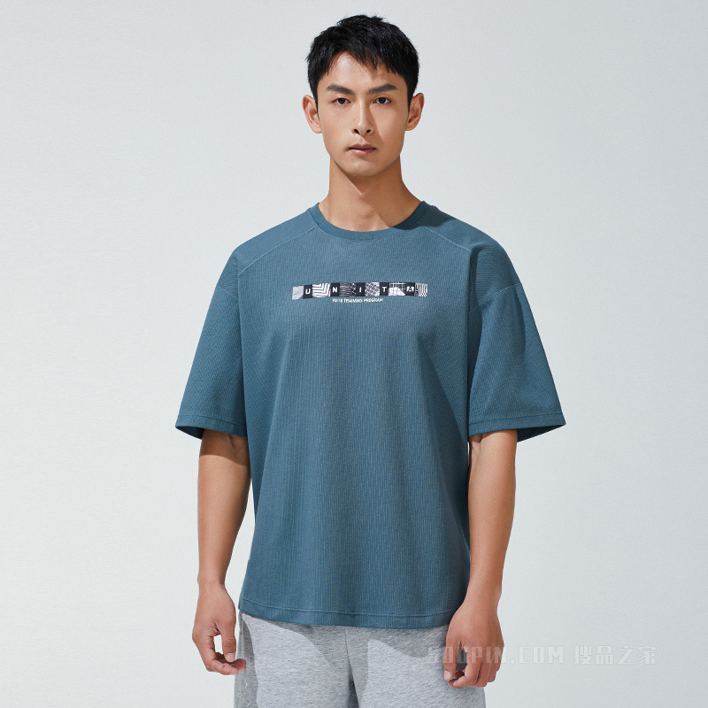 安踏综训系列UNIT A健身型格男子短袖针织T恤衫