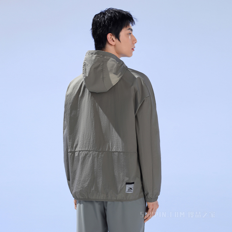 安踏综训系列UNIT A健身型格男子梭织运动上衣防晒服