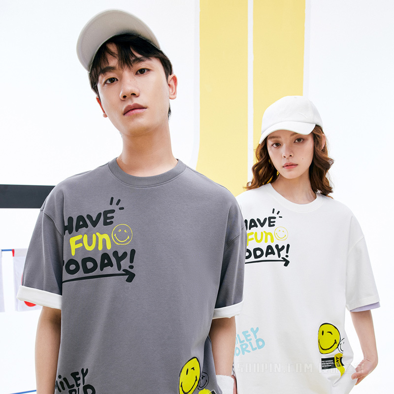 SmileyWorld x 安踏跨界联名系列男女同款短袖针织T恤衫