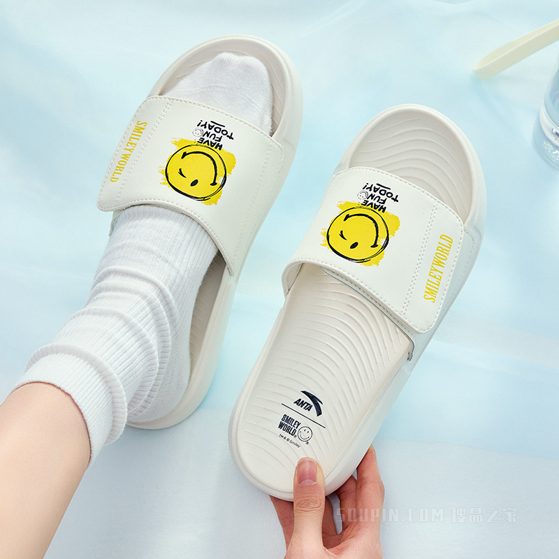 SmileyWorld x 安踏跨界联名系列女子沙滩拖鞋