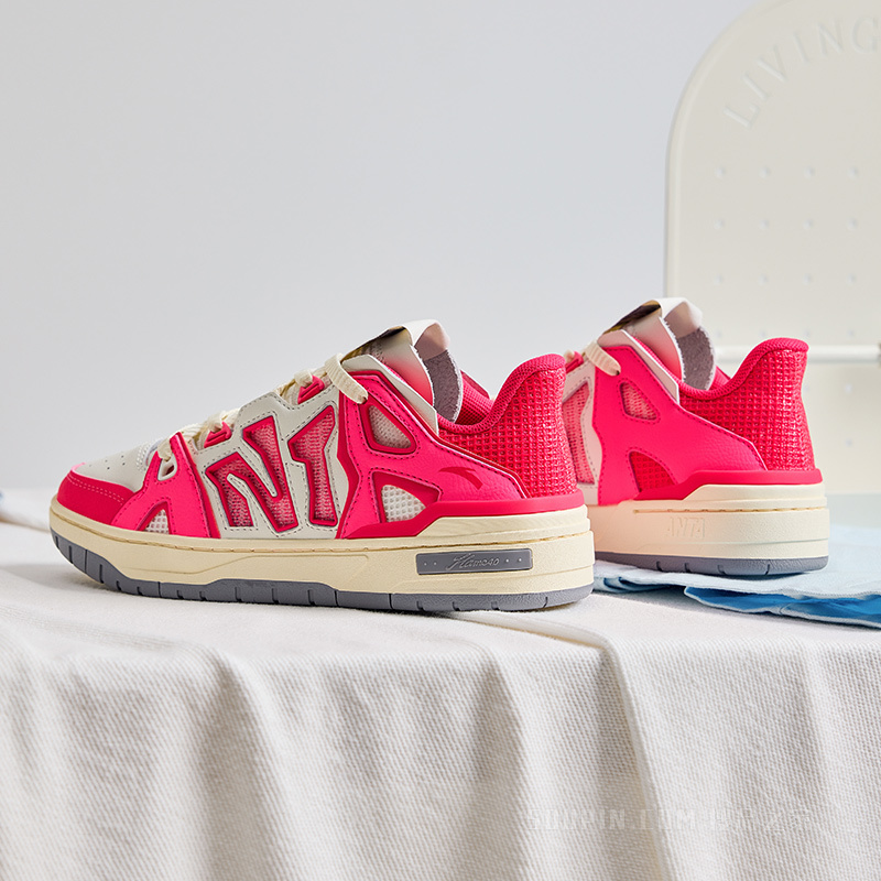 安踏生活系列烈焰4S女子复古板鞋