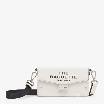 Baguette Soft Trunk手机包 白色皮革FENDI by Marc Jacobs手机包