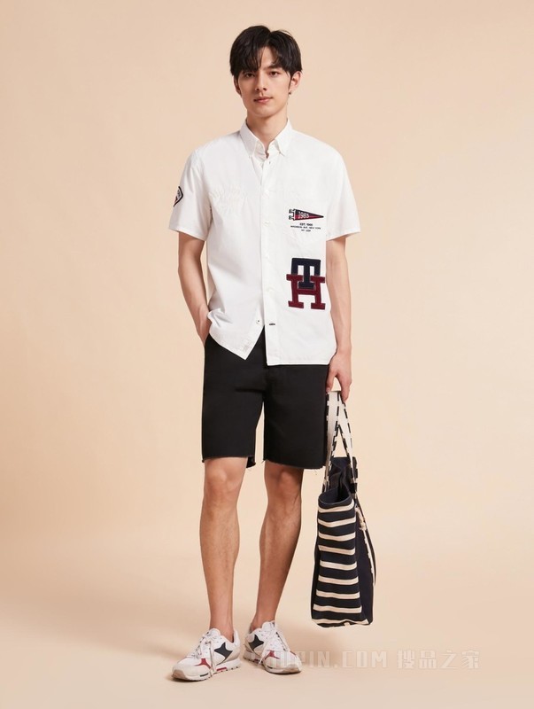 23新款春夏男装纯棉府绸锦旗刺绣短袖休闲衬衫MW0MW30616