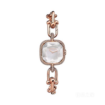 Tiffany HardWear 系列 18K 玫瑰金铺镶钻石，镶嵌白色珍珠母贝腕表