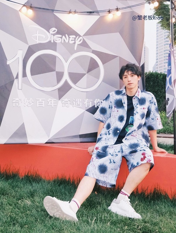 【DISNEY联名系列】23新款男纯棉府绸墨印条纹抽绳短裤31604