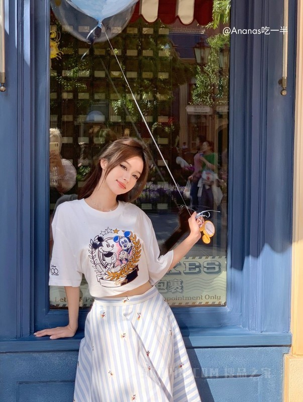 【DISNEY联名系列】23新款男女纯棉刺绣合身短袖T恤32455