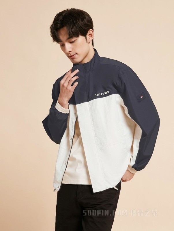 23新款男装简约撞色浮雕字母立领单夹克外套MW0MW31650