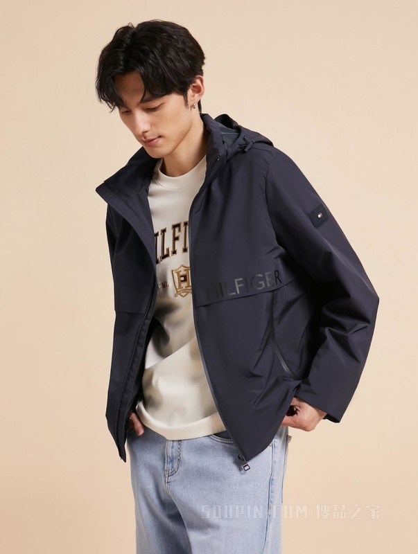 23新款男装简约字母胶印户外休闲合身版夹克外套MW0MW31656