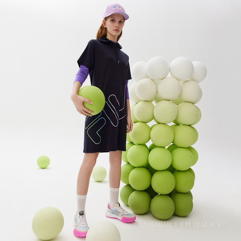 女子时尚休闲连衣裙