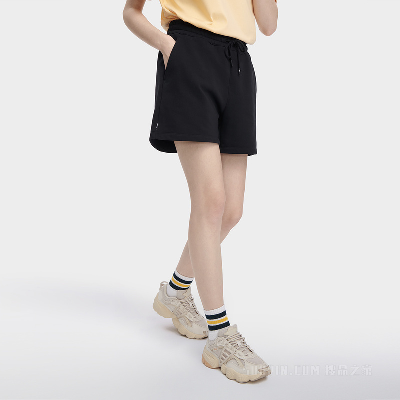 女子时尚休闲针织短裤